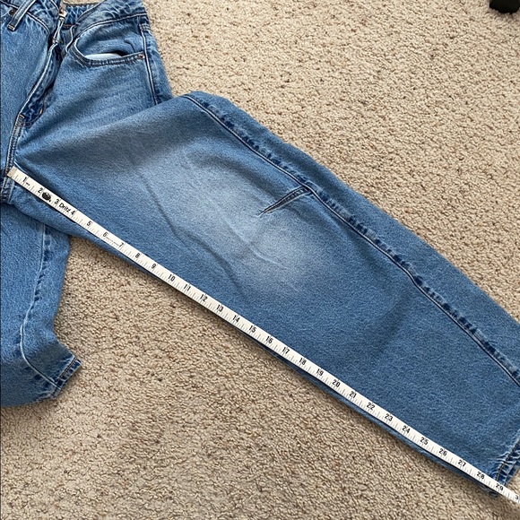 Levi’s Baggy Dad Barrel Jeans. Size 24. *See measurements below. - Picture 7 of 9